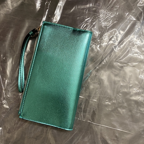 Victoria secret metallic large wallet wristlet - Picture 3 of 5